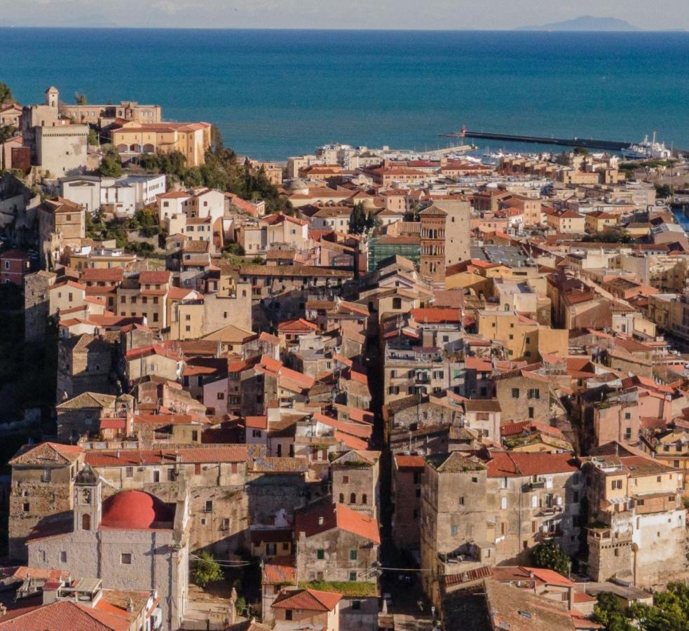 Torrione San Giovanni II Террачина Экстерьер фото
