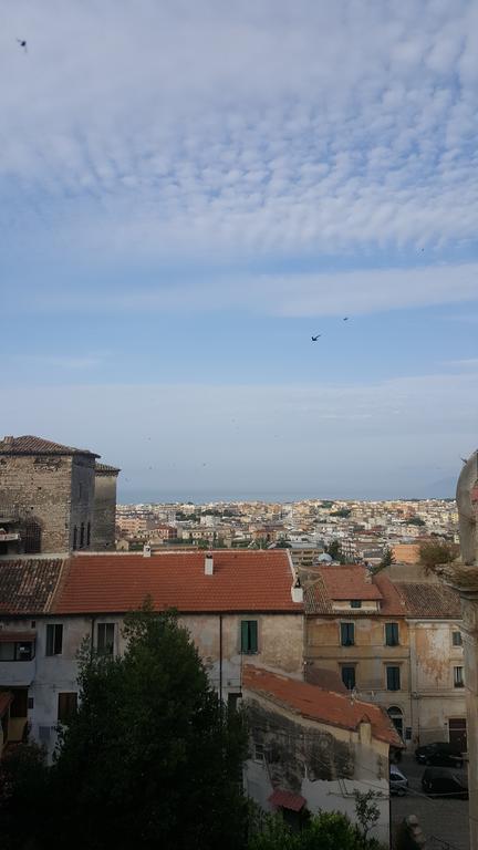 Torrione San Giovanni II Террачина Экстерьер фото